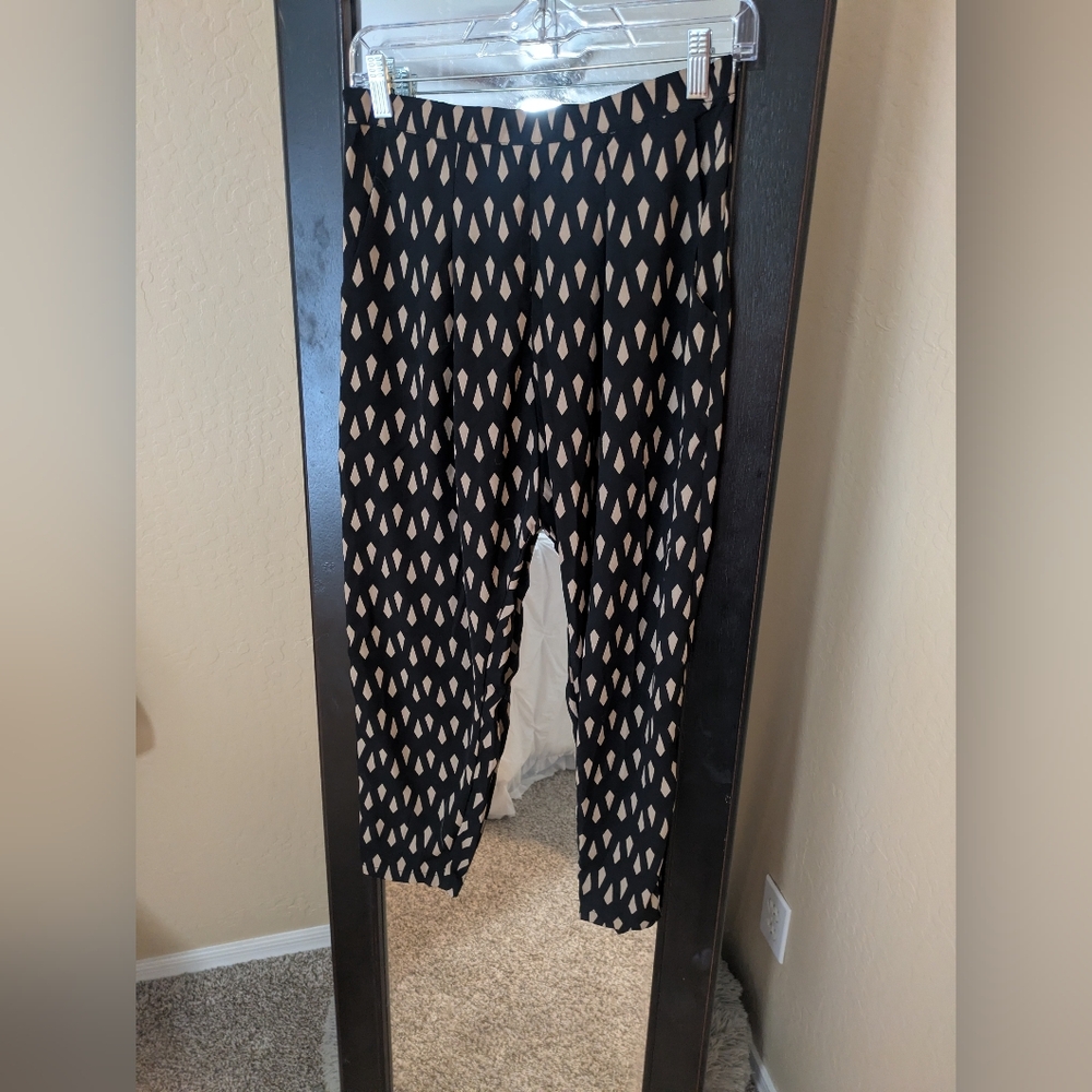 Forever 21 Black and Tan Patterned Cropped Pants